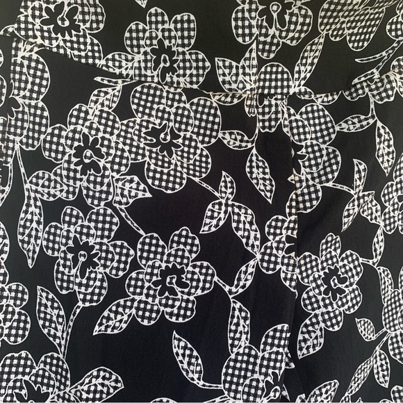 Elliot Lauren pant. Floral . Black and white size 6 - Picture 4 of 8